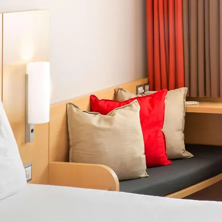 Ibis Paradiso